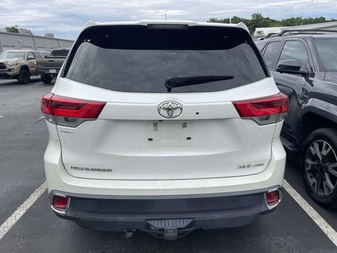 Used 2017 Toyota Highlander XLE AWD/4WD image 12