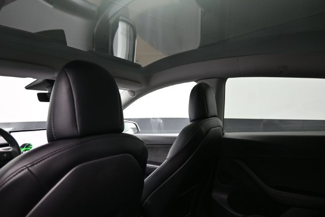 Used 2022 Tesla Model Y Long Range AWD/4WD image 19