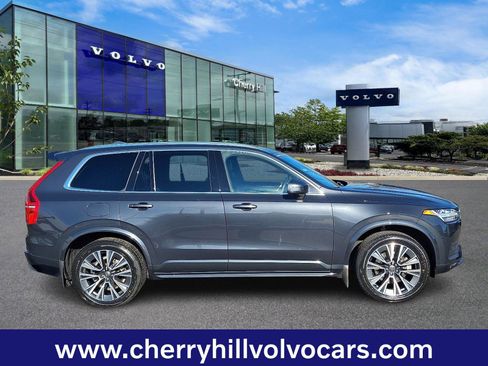 Certified 2022 Volvo XC90 T6 Momentum w/ Advanced Package image 8