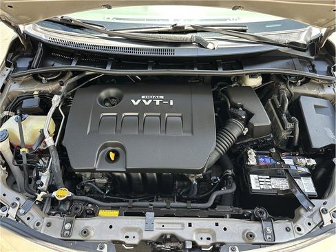 Used 2010 Toyota Corolla LE FWD image 25