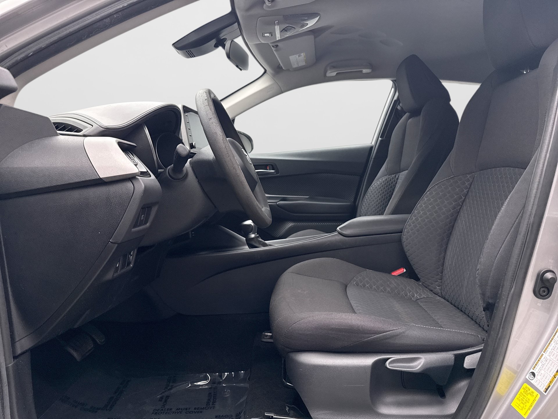 Used 2020 Toyota C-HR LE FWD image 11
