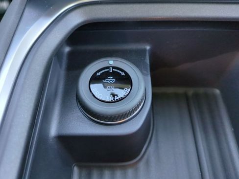 New 2025 Ford Expedition Active image 23