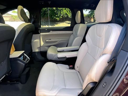 New 2026 Volvo EX90 Plus AWD/4WD image 12