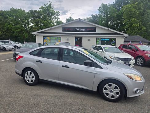 Used 2014 Ford Focus S FWD image 5
