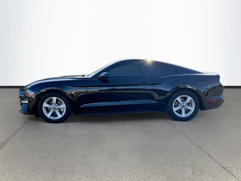 Used 2020 Ford Mustang Coupe image 4