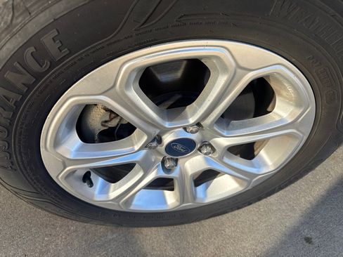 Used 2018 Ford EcoSport SE w/ SE Convenience Package image 9