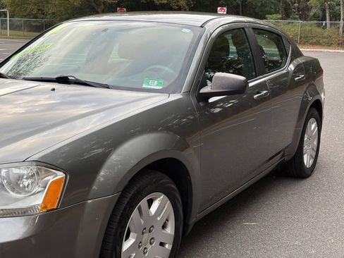 Used 2013 Dodge Avenger SE image 10