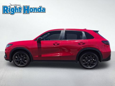 Used 2025 Honda HR-V Sport image 3
