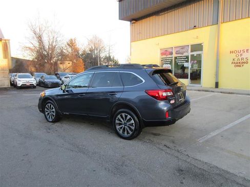 Used 2017 Subaru Outback 2.5i Limited AWD/4WD image 3
