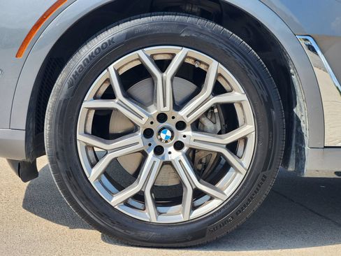 Used 2023 BMW X7 xDrive40i AWD/4WD image 11
