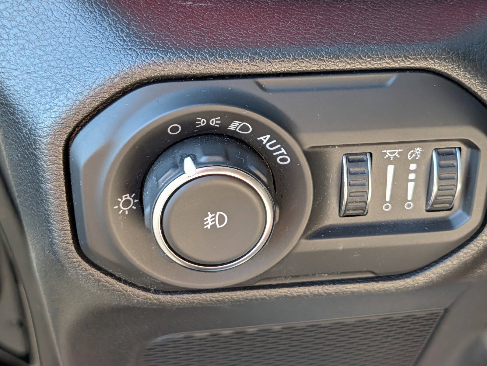 Used 2022 Jeep Wrangler Rubicon w/ Cold Weather Group AWD/4WD image 12
