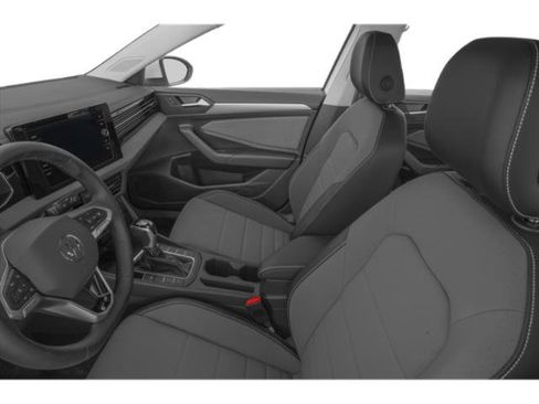 Used 2025 Volkswagen Jetta SE FWD image 9