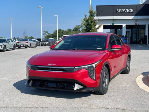 Certified 2025 Kia K4 FWD image 3