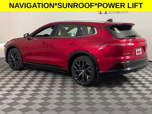 Used 2025 Toyota Crown Signia w/ Advanced Technology Package image 5