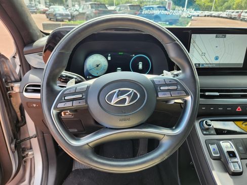 Certified 2024 Hyundai Palisade Calligraphy AWD/4WD image 17