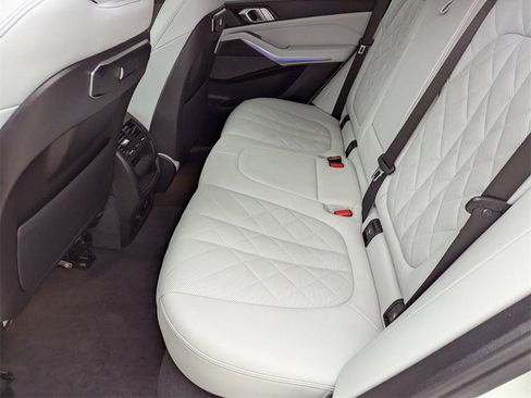 Certified 2024 BMW X5 sDrive40i w/ Premium Package image 17