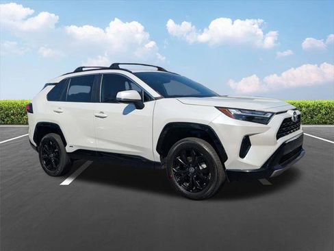 Certified 2023 Toyota RAV4 SE w/ Convenience Package image 2