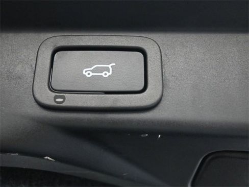 Used 2019 Land Rover Range Rover Sport HSE image 16