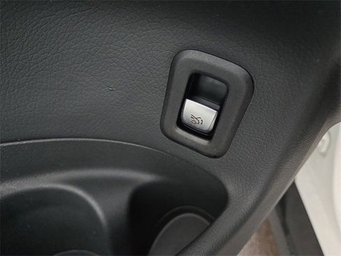 Used 2022 Mercedes-Benz GLC 300 4MATIC Coupe image 22