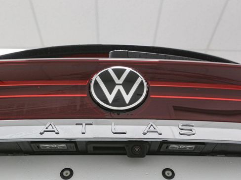 New 2026 Volkswagen Atlas Cross Sport SE AWD/4WD image 11