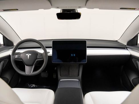 Used 2022 Tesla Model 3 Long Range image 9