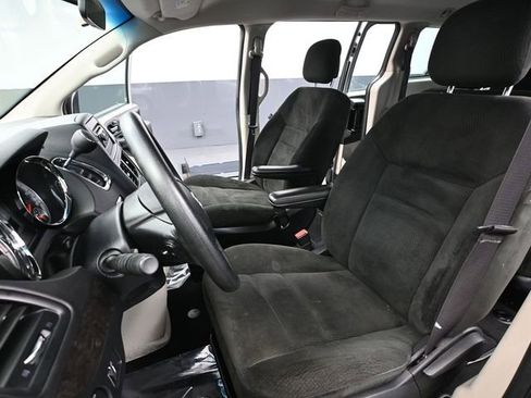 Used 2016 Dodge Grand Caravan American Value Package image 21