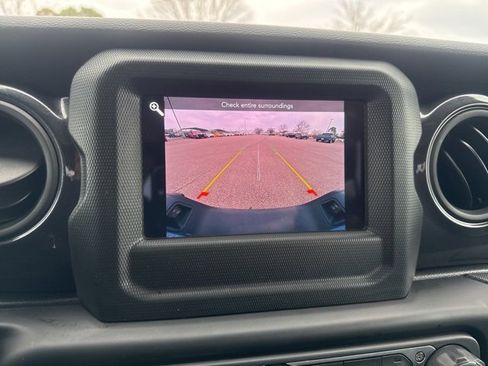 Used 2022 Jeep Gladiator Sport image 33