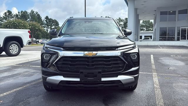 Used 2025 Chevrolet TrailBlazer LT AWD/4WD image 2