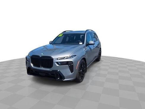 Used 2025 BMW X7 xDrive40i w/ Executive Package AWD/4WD image 4