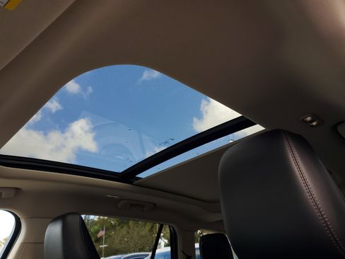 Certified 2023 Lincoln Aviator 2WD w/ Premium Package image 15