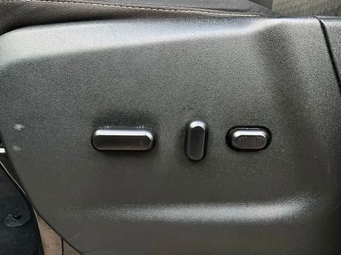 Used 2023 Ford Transit 350 XLT image 11