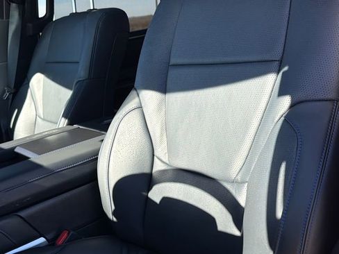 Used 2025 Toyota Sequoia Platinum image 23