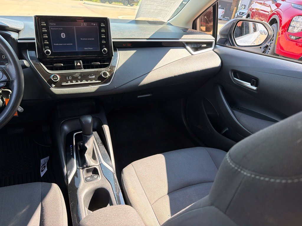 Used 2020 Toyota Corolla LE FWD image 17