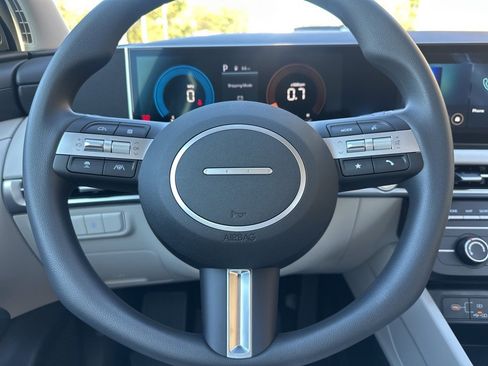 New 2026 Hyundai Tucson SE image 16