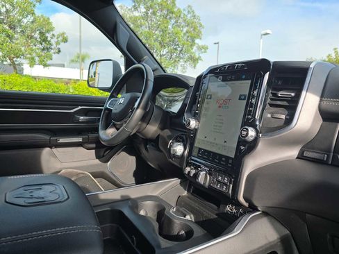 Used 2024 RAM 1500 Laramie image 10