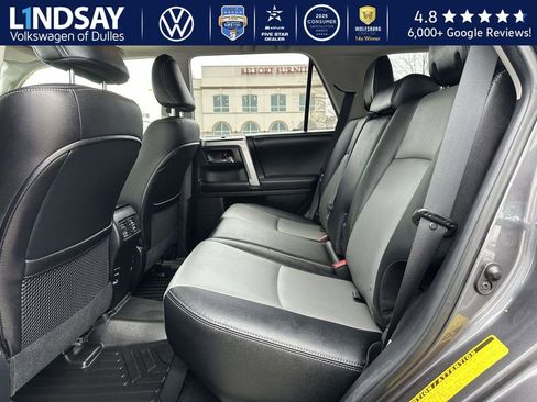 Used 2016 Toyota 4Runner SR5 Premium image 13