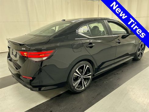 Used 2022 Nissan Sentra SR w/ Trunk Package image 2