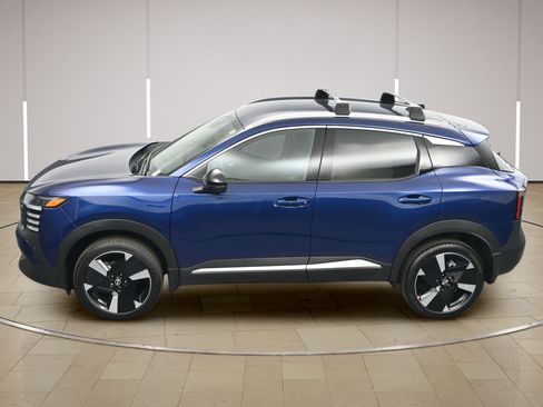 Certified 2026 Nissan Kicks SR FWD image 34