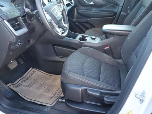 Used 2024 GMC Terrain SLE image 12