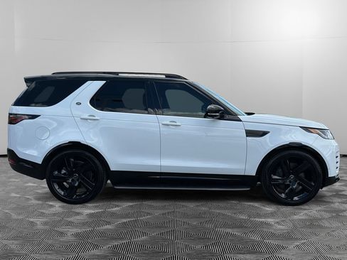 Used 2024 Land Rover Discovery Dynamic SE AWD/4WD image 6