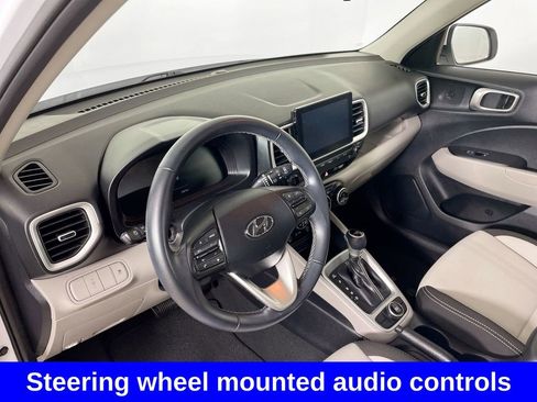 Used 2023 Hyundai Venue SEL image 12