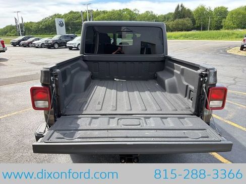 Used 2025 Jeep Gladiator Sport AWD/4WD image 24