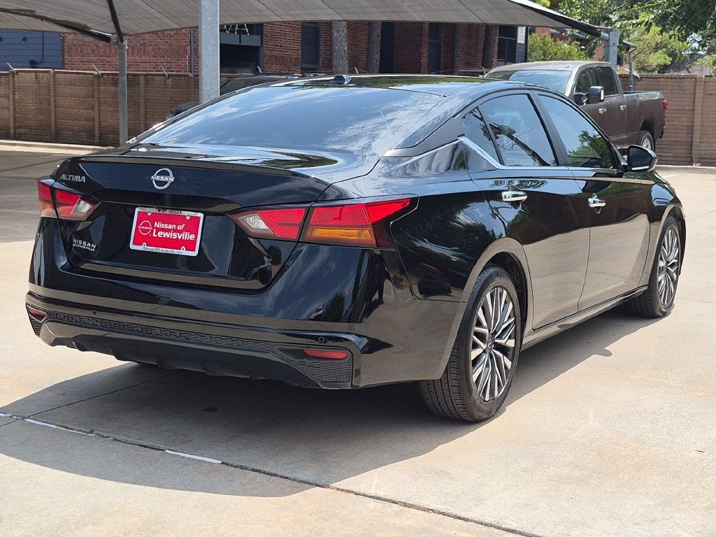 Certified 2025 Nissan Altima 2.5 SV FWD image 9