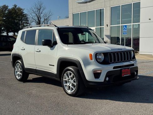 Used 2022 Jeep Renegade Latitude w/ Convenience Group image 2