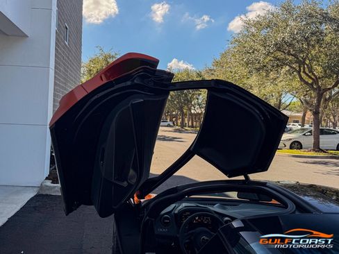 Used 2018 McLaren 720S Luxury image 25