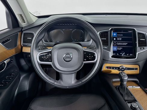Used 2022 Volvo XC90 T5 Momentum image 23