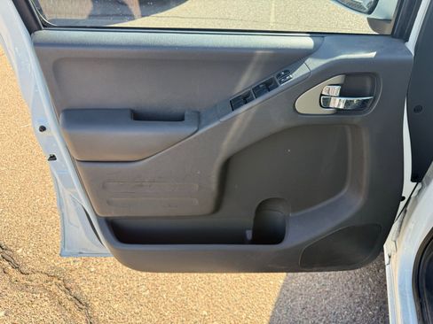 Used 2018 Nissan Frontier PRO-4X image 16