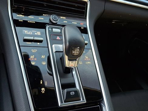 Used 2021 Porsche Panamera 4S image 14