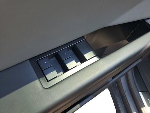 Used 2025 Tesla Cybertruck AWD Crew Cab image 9