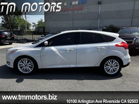 Used 2017 Ford Focus Titanium image 3